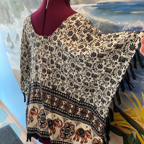 Poncho style top - Picture 3 of 5